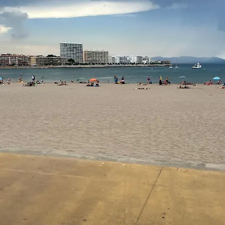 En La Playa. Free Parking. Free Wifi Apartment *